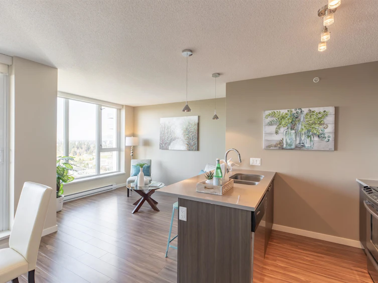 2215-13325 102a Avenue, Surrey, BC, V3T 0J5 - 4