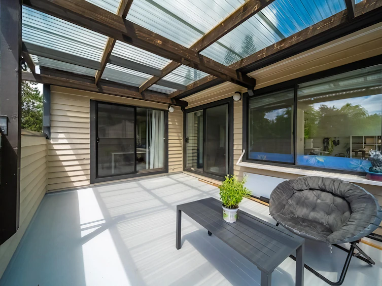 8566 Flowering Place, Burnaby, BC, V5A 4B4 - 2