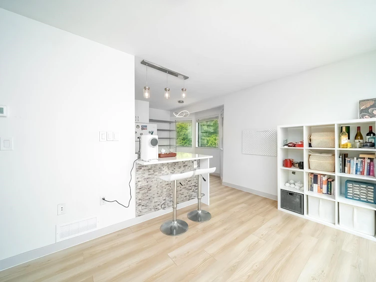8566 Flowering Place, Burnaby, BC, V5A 4B4 - 5