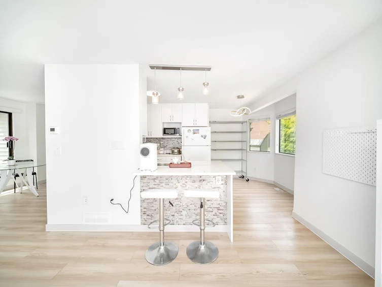 8566 Flowering Place, Burnaby, BC, V5A 4B4 - 6