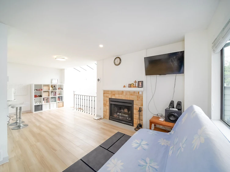 8566 Flowering Place, Burnaby, BC, V5A 4B4 - 10