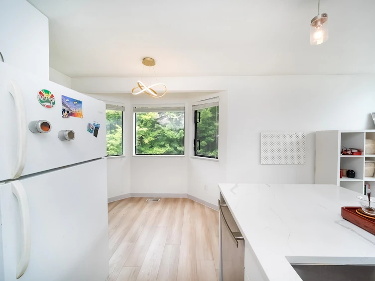 8566 Flowering Place, Burnaby, BC, V5A 4B4 - 13