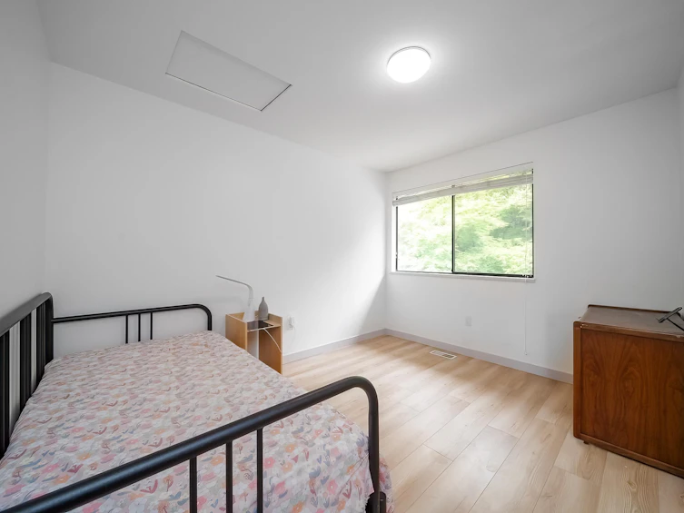 8566 Flowering Place, Burnaby, BC, V5A 4B4 - 19