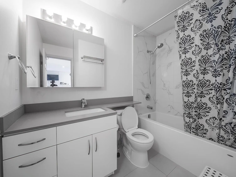 8566 Flowering Place, Burnaby, BC, V5A 4B4 - 20