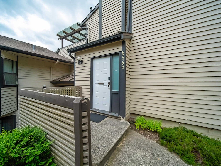 8566 Flowering Place, Burnaby, BC, V5A 4B4 - 25