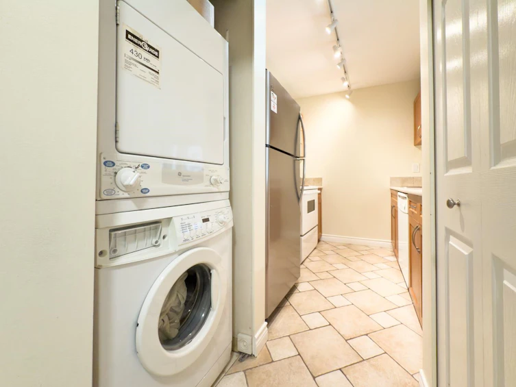 201-1935 W 1st Avenue, Vancouver, BC, V6J 1G7 - 12