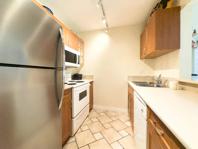 201-1935 W 1st Avenue, Vancouver, BC, V6J 1G7 - 18