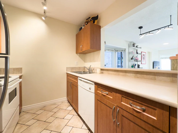 201-1935 W 1st Avenue, Vancouver, BC, V6J 1G7 - 21