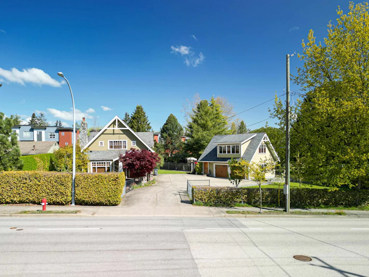 16051 16 Avenue, Surrey, BC, V4A 1S3 - 2