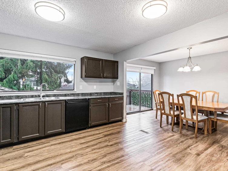 20320 Thorne Avenue, Maple Ridge, BC, V2X 8T9 - 11