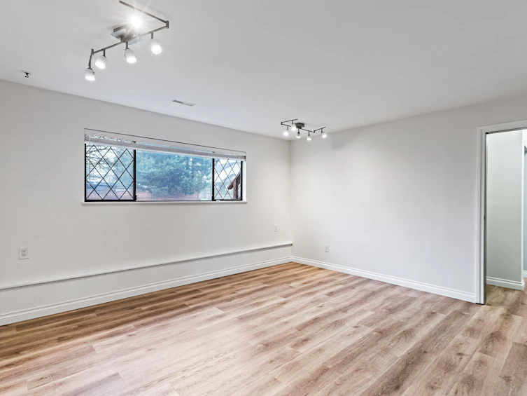 20320 Thorne Avenue, Maple Ridge, BC, V2X 8T9 - 20