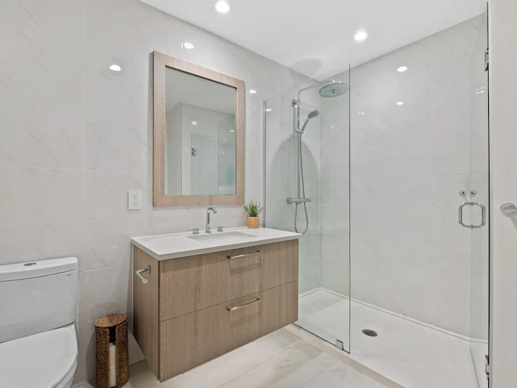 101-733 E 3rd Street, North Vancouver, BC, V7L 1G8 - 14