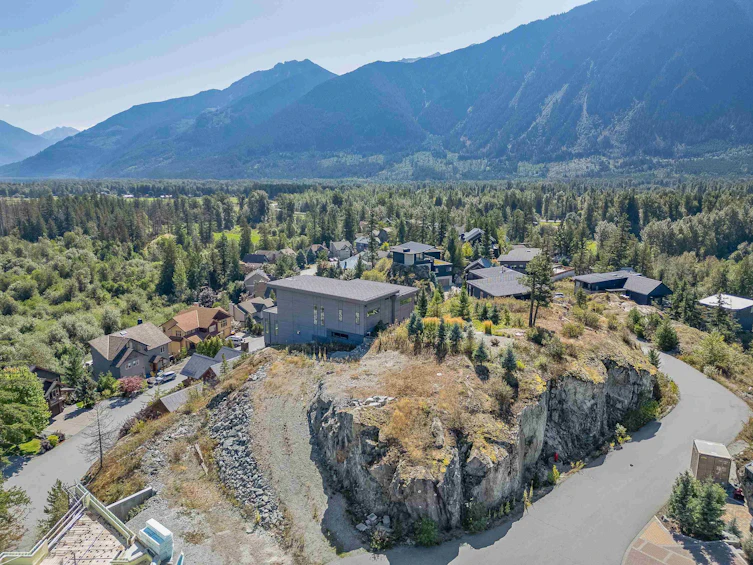 1773 Pinewood Drive, Pemberton, BC, V0N 2L3 - 9