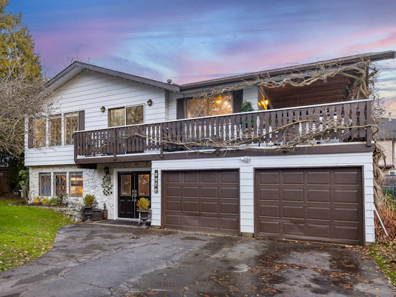 8906 Edinburgh Drive, Surrey BC V3V 7C2