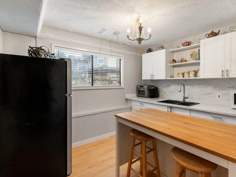 8906 Edinburgh Drive, Surrey, BC, V3V 7C2 - 28