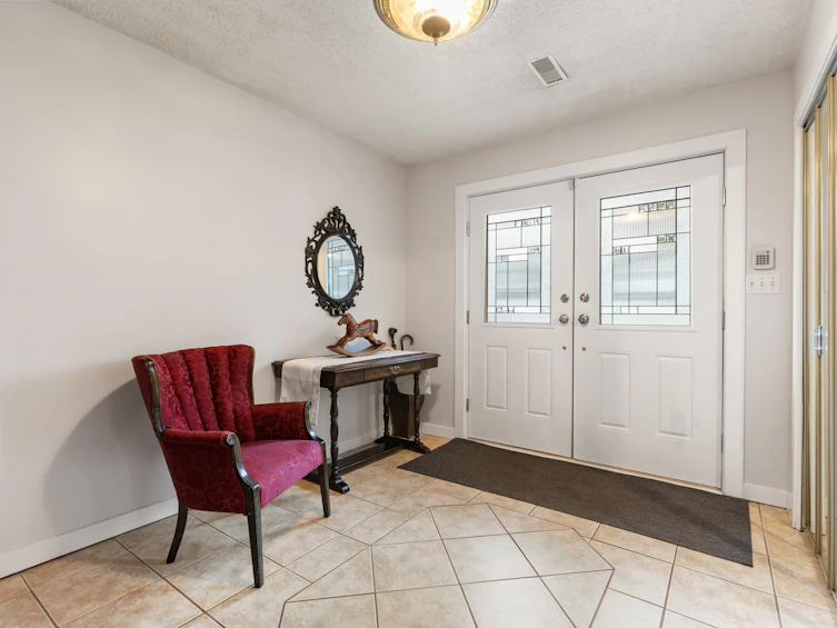 8906 Edinburgh Drive, Surrey, BC, V3V 7C2 - 5