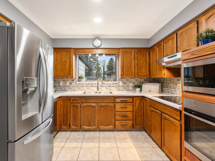 8906 Edinburgh Drive, Surrey, BC, V3V 7C2 - 14