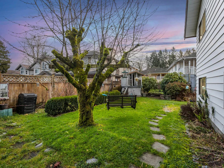 8906 Edinburgh Drive, Surrey, BC, V3V 7C2 - 37