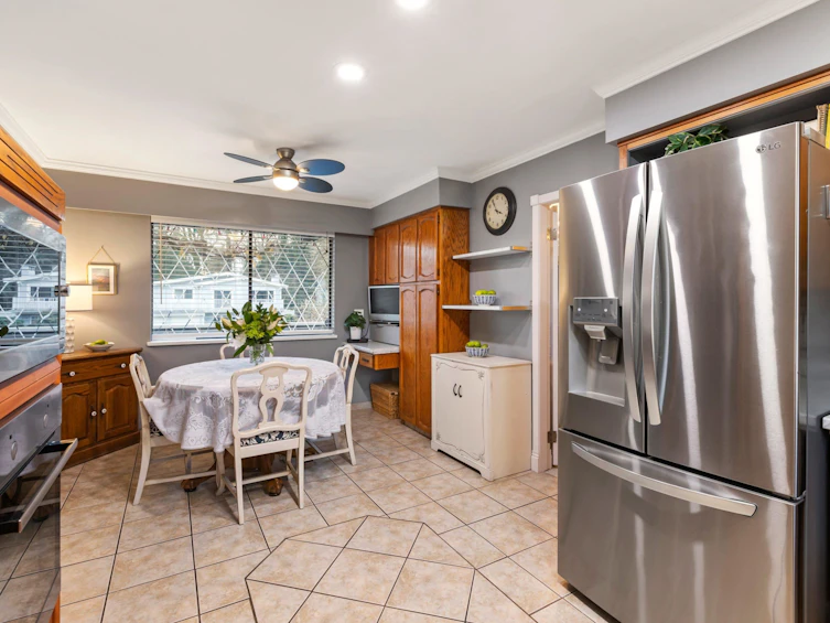 8906 Edinburgh Drive, Surrey, BC, V3V 7C2 - 15