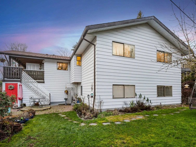 8906 Edinburgh Drive, Surrey, BC, V3V 7C2 - 39