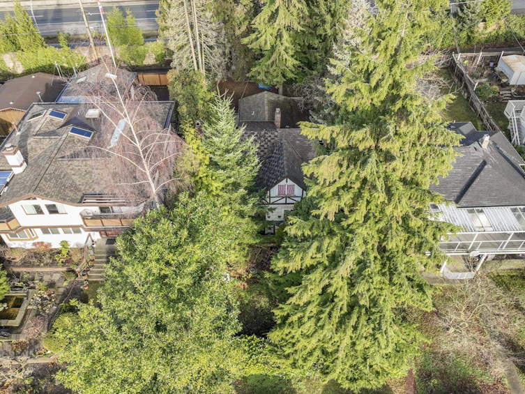 234 E 24th Street, North Vancouver, BC, V7L 3E7 - 2