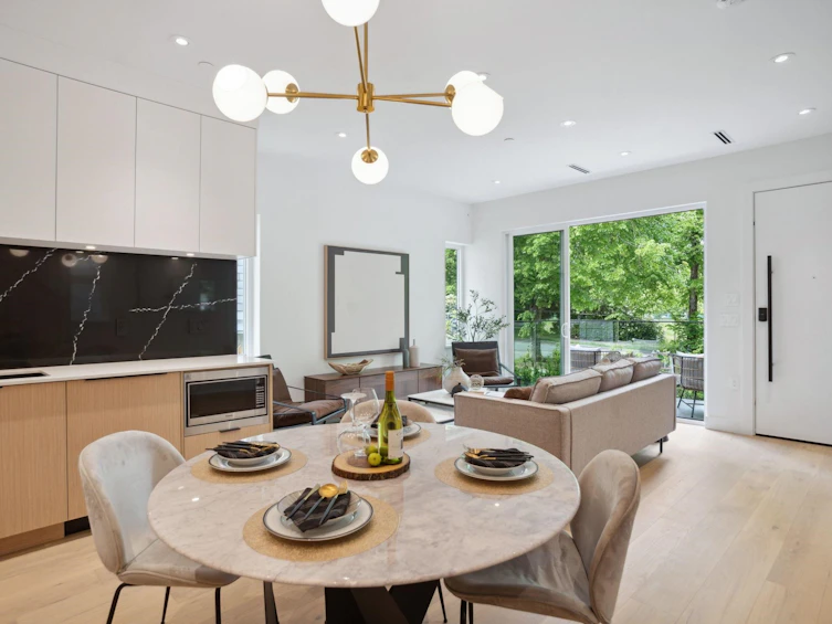 36 E 37th Avenue, Vancouver, BC, V5W 1E2 - 6