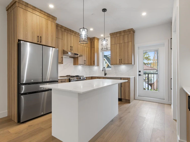 1369 E 24th Avenue, Vancouver, BC, V5V 2B6 - 5