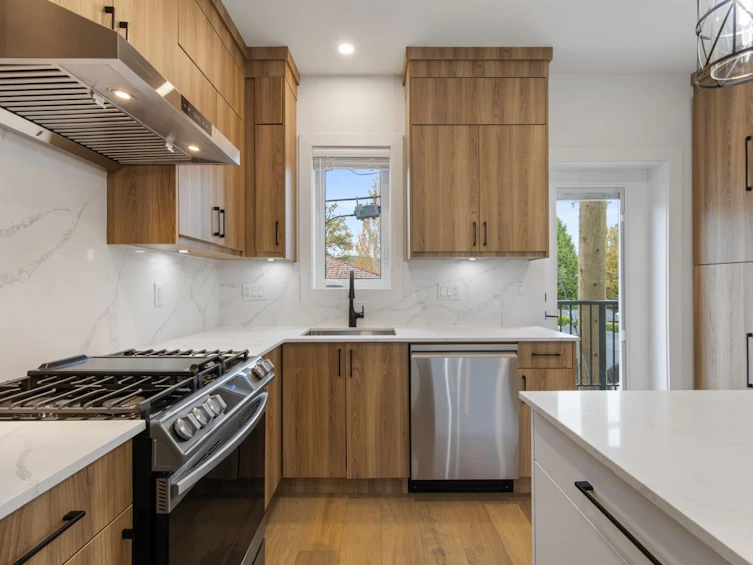 1369 E 24th Avenue, Vancouver, BC, V5V 2B6 - 6