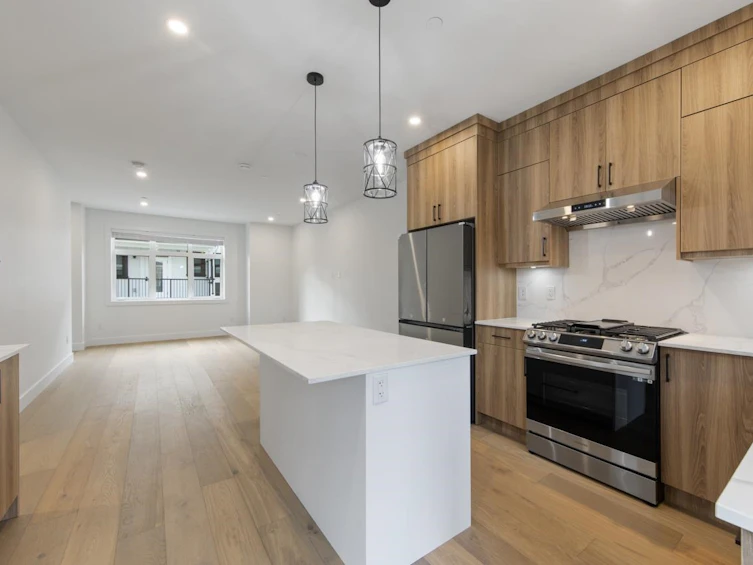 1369 E 24th Avenue, Vancouver, BC, V5V 2B6 - 8