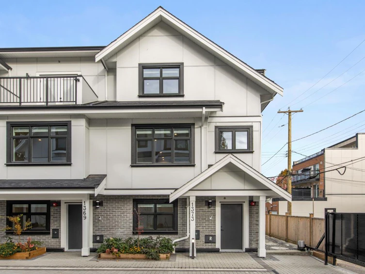 1373 E 24th Avenue, Vancouver, BC, V5V 2B6 - 4