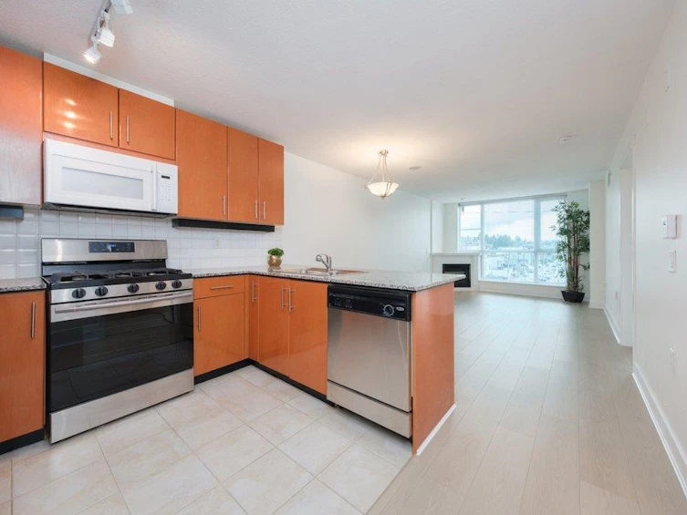 702-188 E Esplanade, North Vancouver, BC, V7L 4Y1 - 4