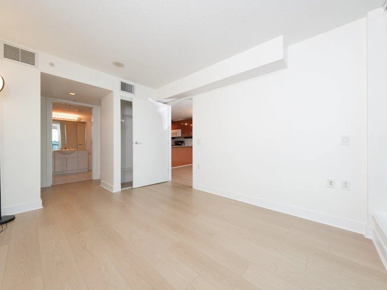 702-188 E Esplanade, North Vancouver, BC, V7L 4Y1 - 17