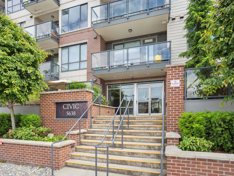 318-5638 201a Street, Langley, BC, V3A 0L8 - 2