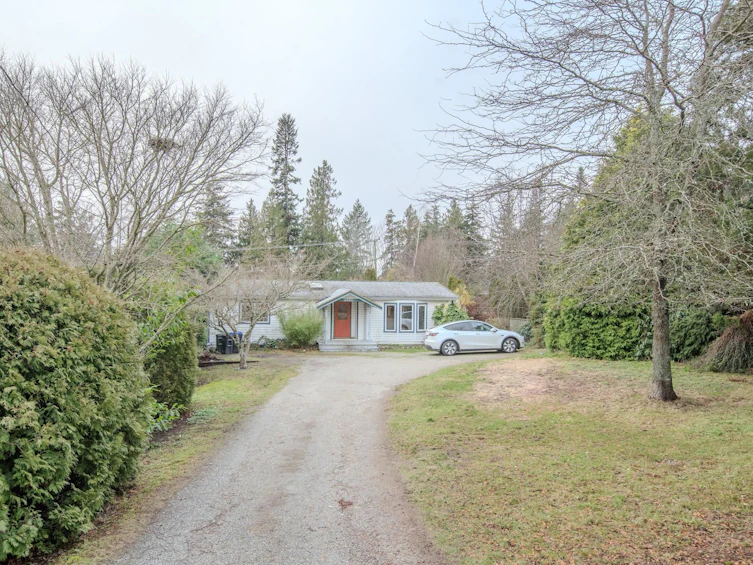 4933 Geer Road, Sechelt, BC, V7Z 0B7