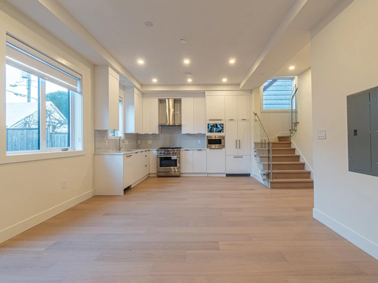 2-8192 Haig Street, Vancouver, BC, V6P 4R9 - 5