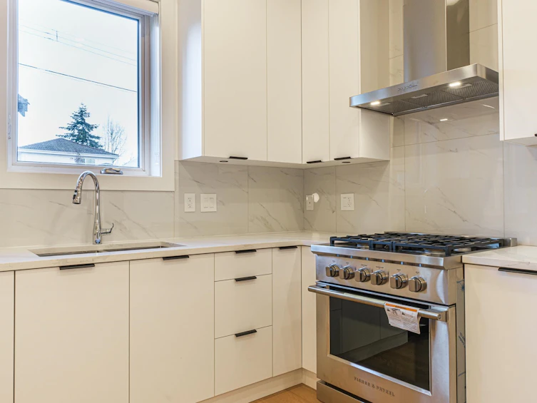 2-8192 Haig Street, Vancouver, BC, V6P 4R9 - 9