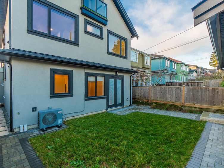 2-8192 Haig Street, Vancouver, BC, V6P 4R9 - 22