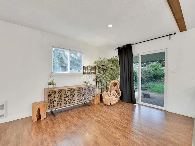 15909 Goggs Avenue, Surrey, BC, V4B 2P1 - 9
