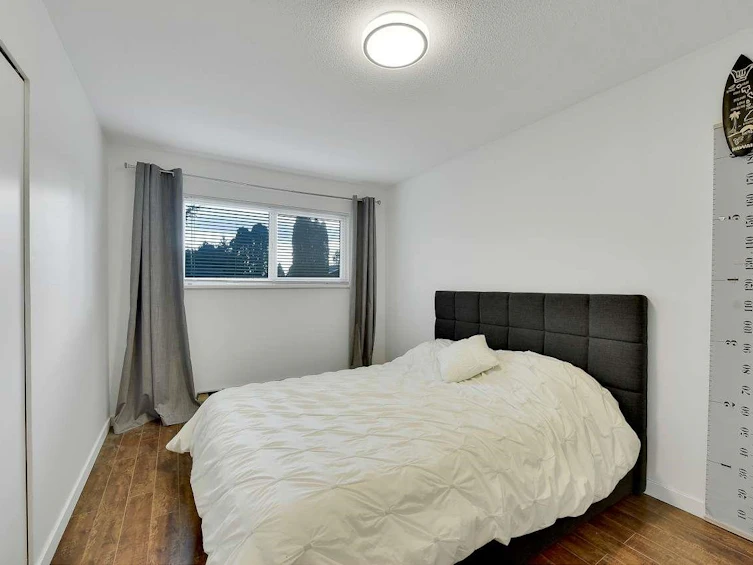 15909 Goggs Avenue, Surrey, BC, V4B 2P1 - 15