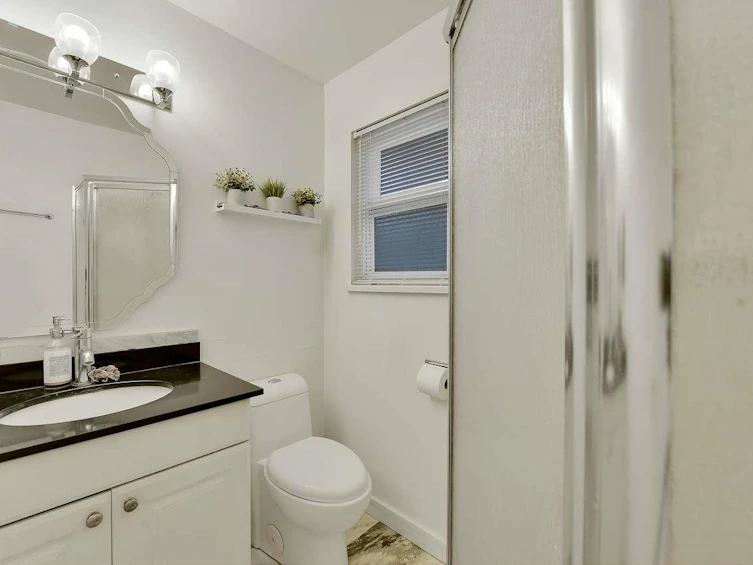 15909 Goggs Avenue, Surrey, BC, V4B 2P1 - 18