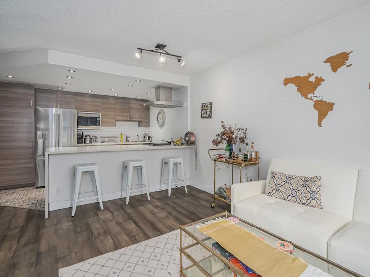 205-1330 Hornby Street, Vancouver, BC, V6Z 1W5