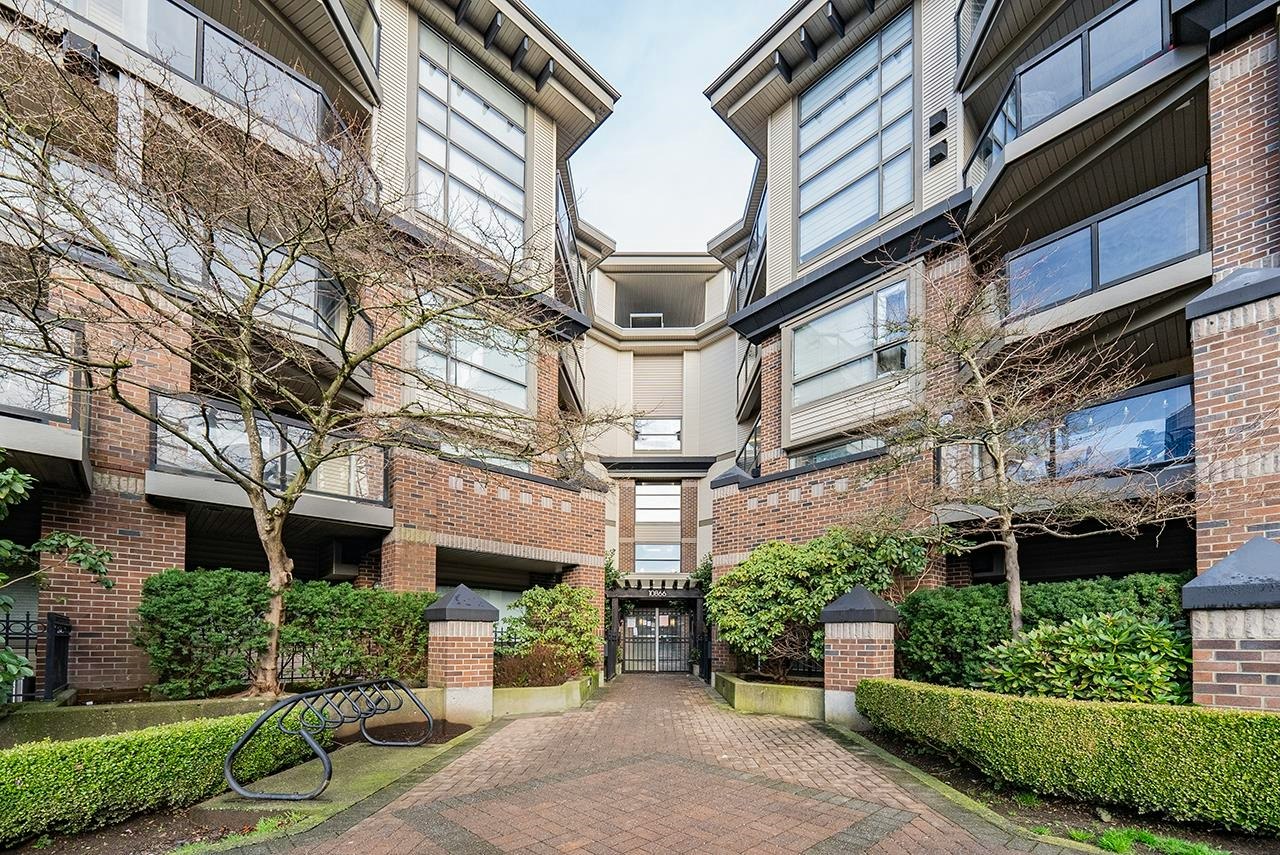 206-10866 City Parkway, Surrey, BC, V3T 5W9