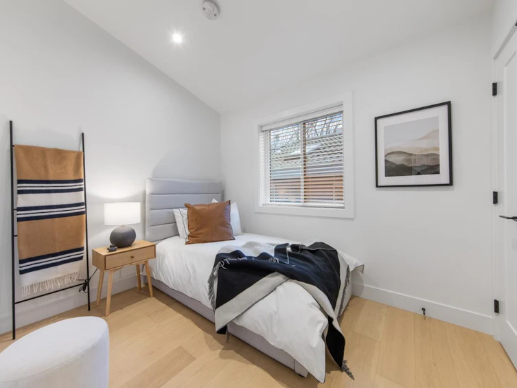 2207 E 7th Avenue, Vancouver, BC, V5N 1S8 - 19