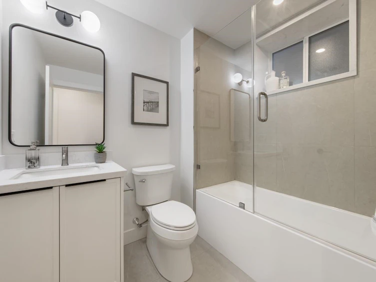 2207 E 7th Avenue, Vancouver, BC, V5N 1S8 - 25