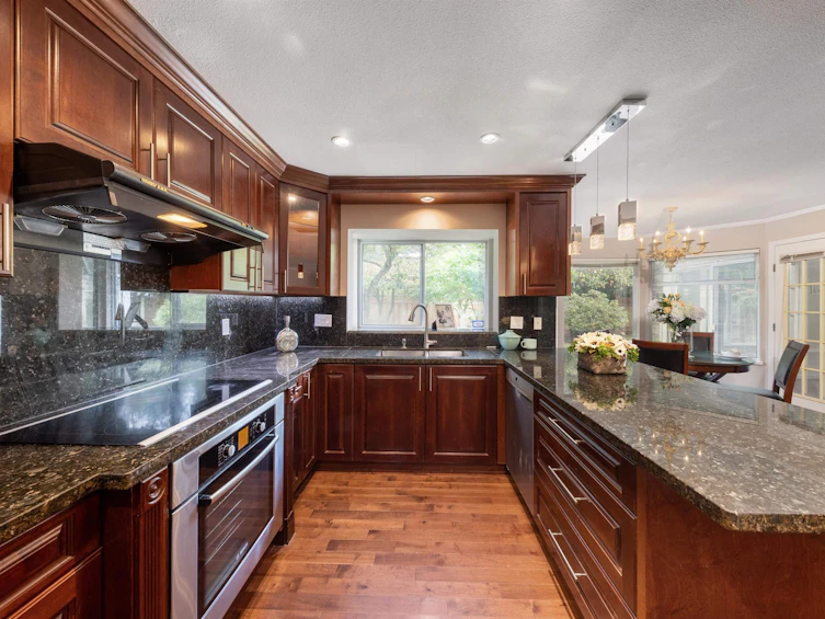 2219 148a Street, Surrey, BC, V4A 9J2 - 9