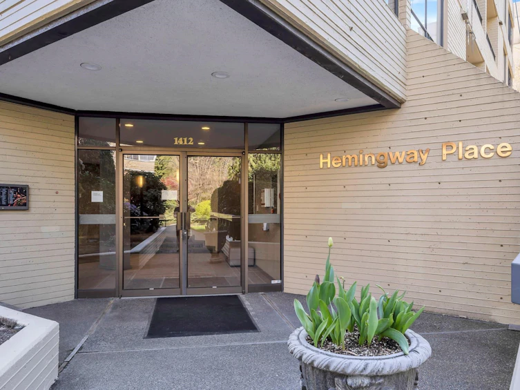 203-1412 Esquimalt Avenue, West Vancouver, BC, V7T 1K7 - 32