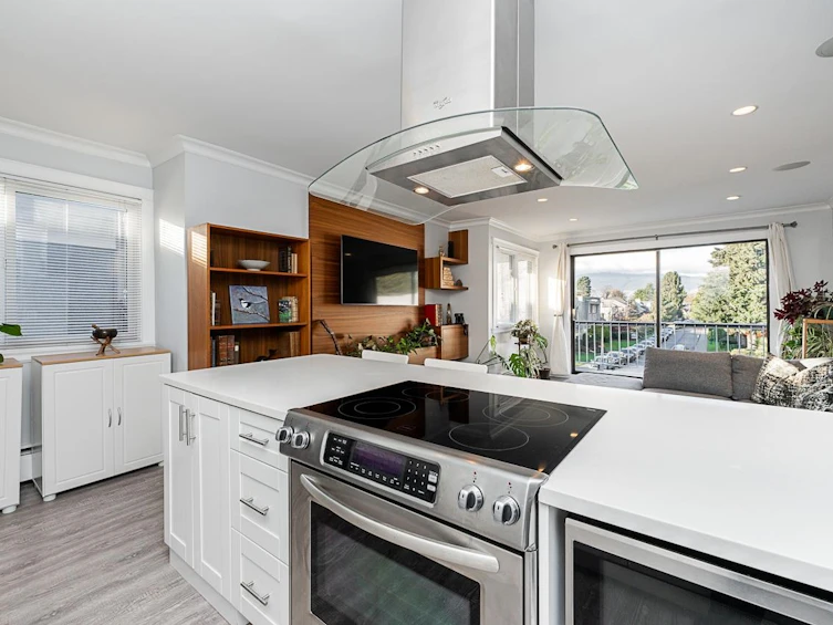 303-2040 Cornwall Avenue, Vancouver, BC, V6J 1E1 - 4