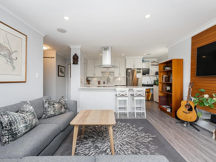 303-2040 Cornwall Avenue, Vancouver, BC, V6J 1E1 - 10