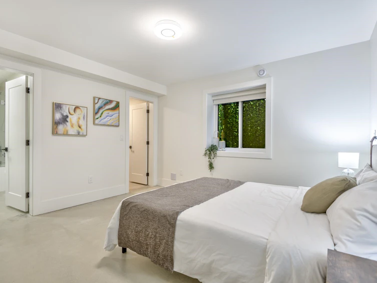 3347 Lakedale Avenue, Burnaby, BC, V5A 3C9 - 24