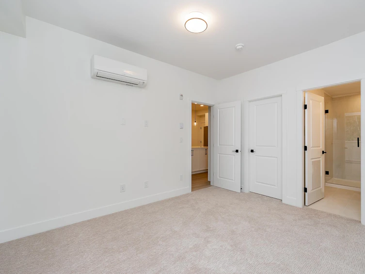 404-3480 146a Street, Surrey, BC, V3W 1E3 - 3